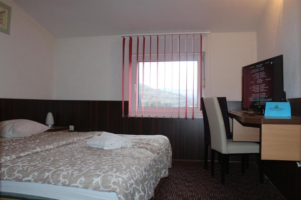 Hotel Piramida Sunca 비소코 외부 사진