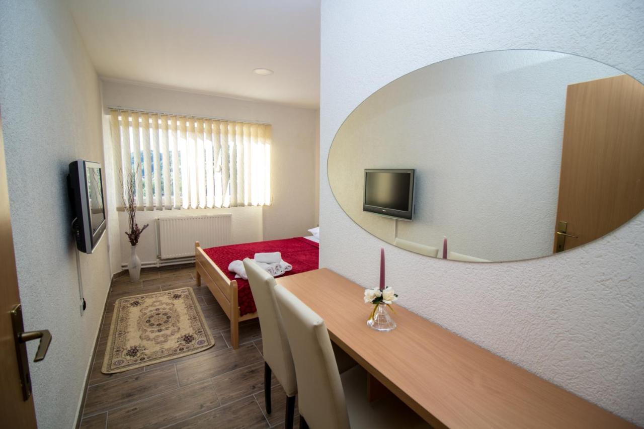 Hotel Piramida Sunca 비소코 외부 사진